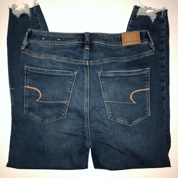 AMERICAN EAGLE LIGHT BLUE CROP JEANS - Picture 2 of 5